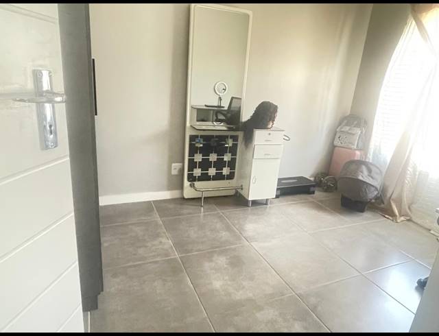 2 BEDROOM DUPLEX FOR SALE IN SINOVILLE